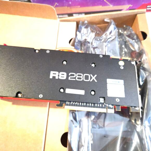 VisionTek R9 280X graphics card FOR PARTS READ - Picture 3 of 7